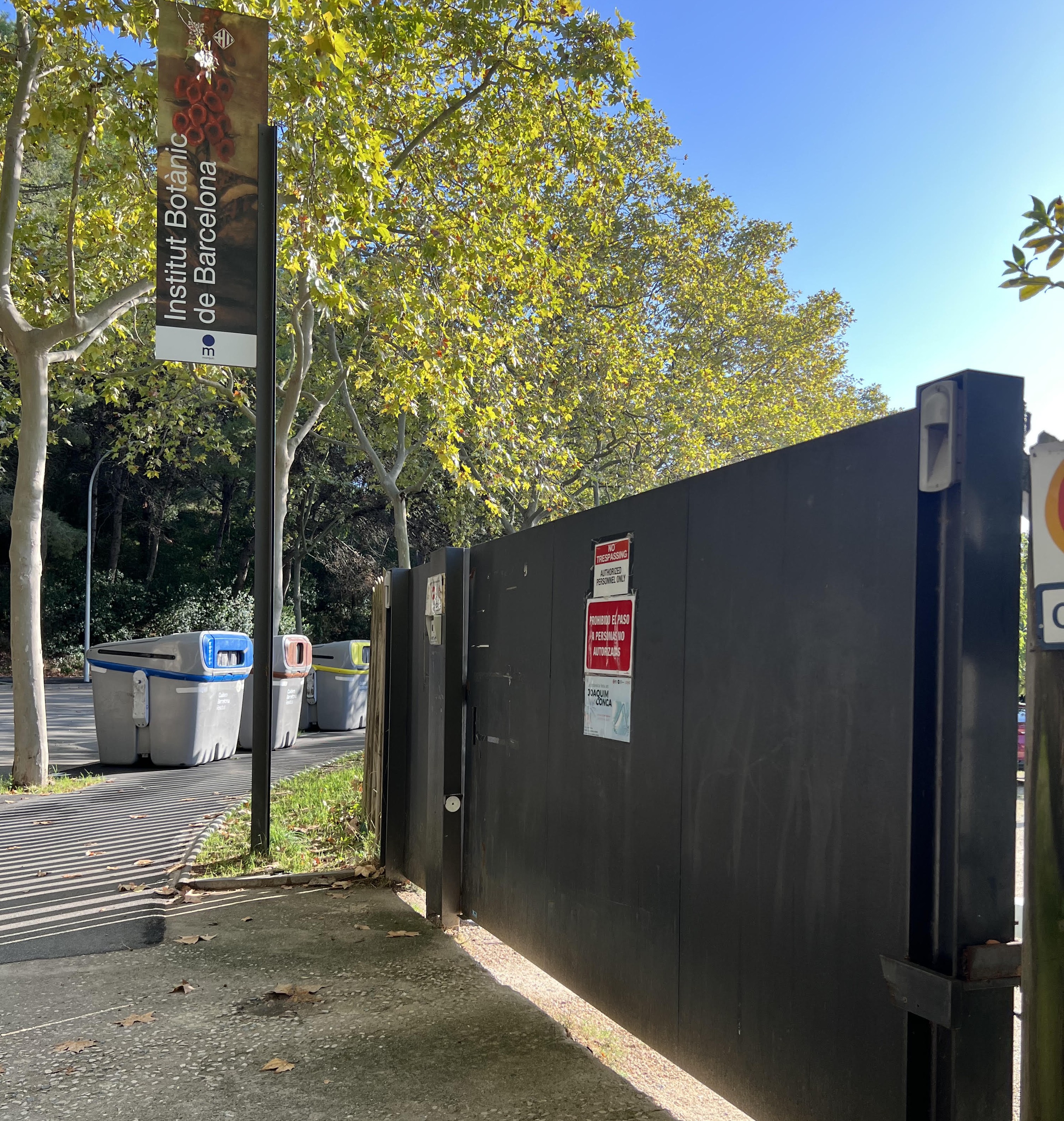 Entering the Institut Botànic de Barcelona